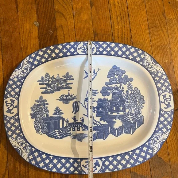 Two’s Company Porcelain Serving Platter, with the Classic Blue Willow Design - Picture 6 of 17